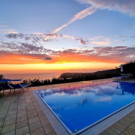 Lejlighed Con Piscina Vista Mare *