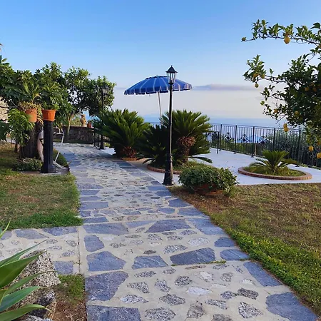 Con Piscina Vista Mare Coccorino