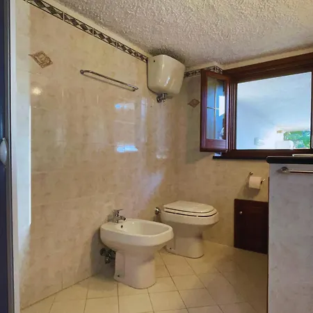 Con Piscina Vista Mare Apartmán *